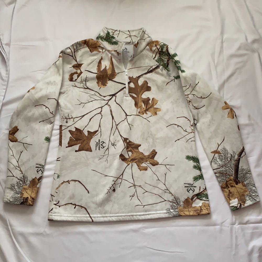 White camo Realtree sweatshirt